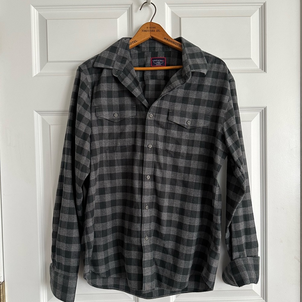 Untuck flannel shirt size large men’s